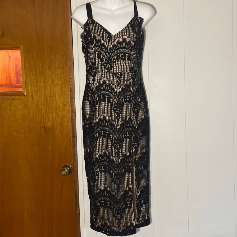Lulu's Black Lace Midi Dress